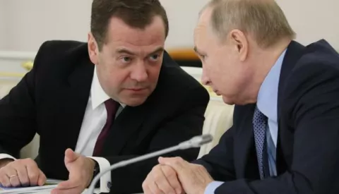 epa08090813 Russian President Vladimir Putin (R) and Russian Prime Minister Dmitry Medvedev (L) attend a State Council meeting on state agricultural policy at the Kremlin in Moscow, Russia, 26 December 2019. EPA/EKATERINA SHTUKINA/SPUTNIK/KREMLIN POOL MANDATORY CREDIT