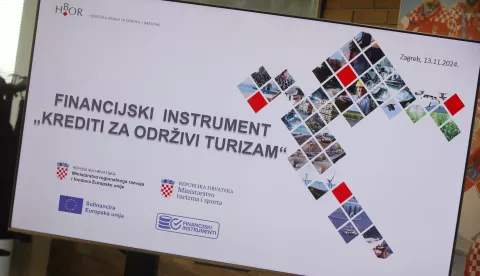 Zagreb, 13.11.2024. - U ministarstvu turizma i sporta predstavljan je financijski instrument "Krediti za održivi turizam" čiji je cilj podizanje konkurentnosti kroz ulaganja u proizvode više dodane vrijednosti koja će doprinijeti razvoju održivog turizma te kvaliteti turističkih proizvoda i usluga. Financijski instrument planiran je kroz Europski fond za regionalni razvoj i program Konkurentnost i kohezija. Na fotografiji vizual predstavljanja programa. foto HINA /Zvonimir KUHTIĆ/ kuzo