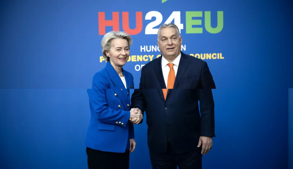 epa11709738 A handout photo made available by the Hungarian Prime Minister's Office Press Office shows Hungarian Prime Minister Viktor Orban (R) welcoming European Commission President Ursula von der Leyen at an informal summit of the European Council at the Puskas Arena in Budapest, Hungary, 08 November 2024. The informal meeting takes place following the fifth European Political Community summit. Hungary is holding the presidency of the European Council until 31 December. EPA/VIVIEN CHER BENKO/ HUNGARIAN PM'S PRESS OFFICE HANDOUT HANDOUT EDITORIAL USE ONLY/NO SALES