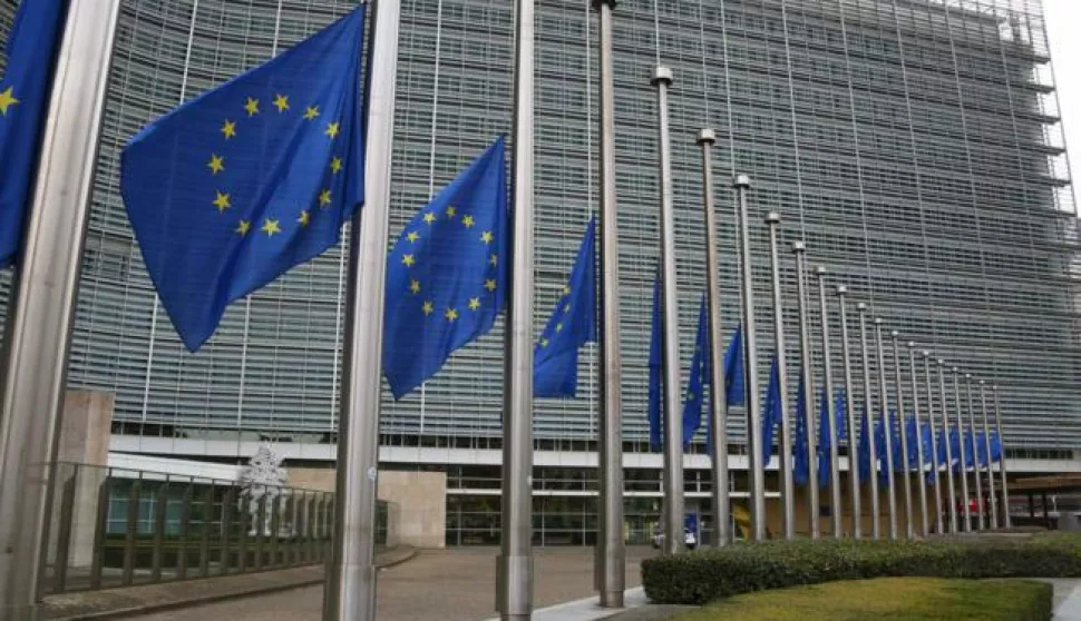 BELGIUM-BRUSSELS-EU HEADQUARTERS-HALF MAST(151114) -- BRUSSELS, Nov. 14, 2015 (Xinhua) -- European Union flags fly at half mast to mourn the victims of a series of attacks in Paris at EU Headquarters in Brussels, Belgium, Nov. 14, 2015. (Xinhua/Gong Bing) (zjy)Gong Bing Photo: XINHUA/PIXSELL