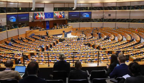 epa11719857 Former President of Finland Sauli Niinisto presents his report on how to enhance Europe's civilian and defence preparedness and readiness during the European Parliament plenary session in Brussels, Belgium, 14 November 2024. EPA/OLIVIER HOSLET