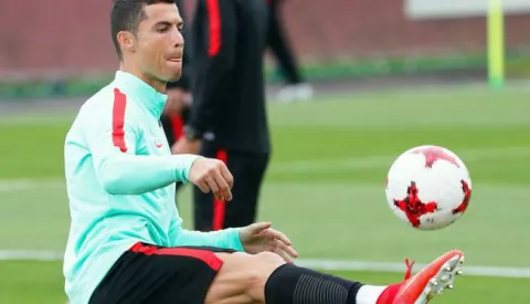 epa06052293 Portugal's Cristiano Ronaldo performs during his team's training session at Rubin Kazan training center in Kazan, Russia, 27 June 2017. Portugal will face Chile in the FIFA Confederations Cup 2017 semi final match on 28 June in Kazan. EPA/SERGEY DOLZHENKO