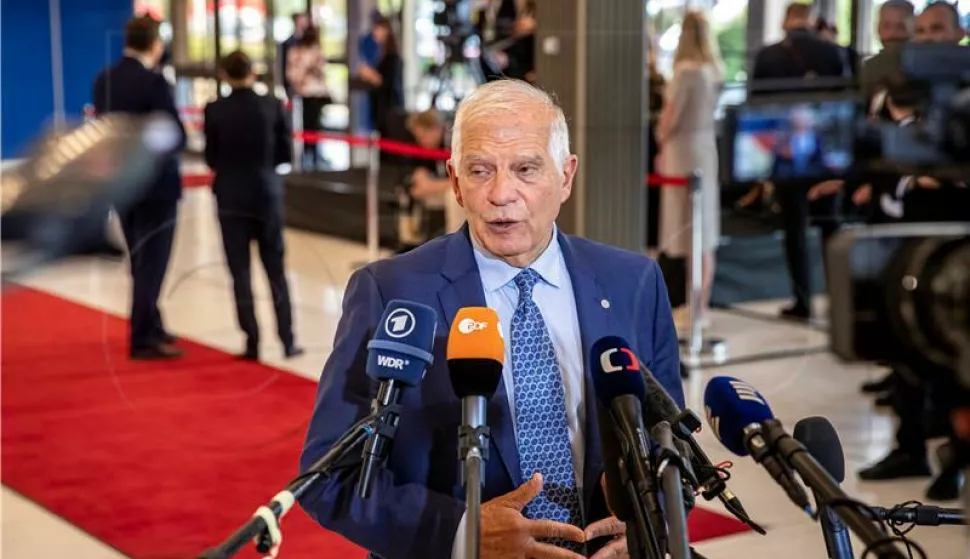 CZECH REPUBLIC EU FOREIGN MEETINGepa10147401 EU's High Representative of the Union for Foreign Affairs and Security Policy Josep Borell talks to media as he arrives for the European Foreign Ministerial Meeting in Prague, Czech Republic, 30 August 2022. EPA/MARTIN DIVISEK