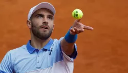 epa11298065 Borna Coric of Croatia in action during his first round match against Benjamin Hassan of Germany at the Madrid Open tennis tournament, in Madrid, Spain, 24 April 2024. EPA/JuanJo Martin