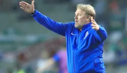 Azerbaijan v Northern Ireland - 2018 FIFA World Cup Qualifying - Group C - Tofik Bakhramov Stadium Azerbaijan manager Robert Prosinecki gestures on the touchline during the 2018 FIFA World Cup qualifying, Group C match at the Tofik Bakhramov Stadium, Baku. Tim Goode Photo: Press Association/PIXSELL------gn dva stupca color sport