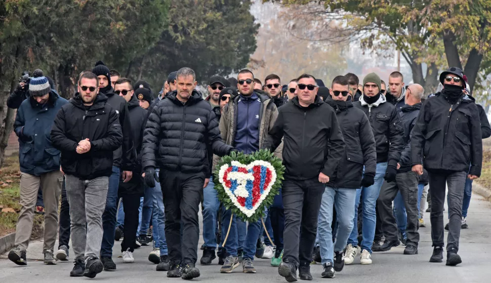 Vukovar, 19.11.2024 - Komemorativnim skupom "?rtva Borova naselja za Domovinu" ispred ostataka u Domovinskom ratu sru?ene zgrade Borovo commerca, u ?ijem se podrumu nalazila pri?uvna ratna bolnica, u utorak je po?elo obilje?avanje 33. godi?njice stradanja te vukovarske gradske ?etvrti.foto HINA/ Gordan PANI?/ ik