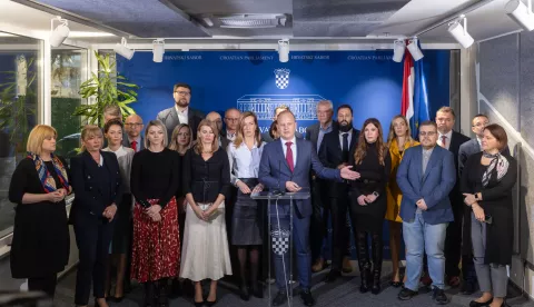 Zagreb, 20.11.2024. - Svi zastupnici Kluba SDP-a su na konferenciji za novinare najavili kako su se povukli iz svih današnjih rasprava u Saboru.foto HINA/ Edvard ŠUŠAK/ es