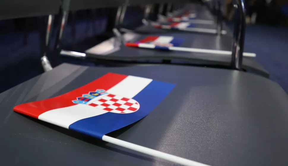 Zagreb, 11.11.2019 - Aktualna hrvatska predsjednica Kolinda Grabar Kitarović i kandidatkinja za novi predsjednički mandat službeno je predstavila svoj izborni program. foto HINA/ Admir BULJUBAŠIĆ/ abu