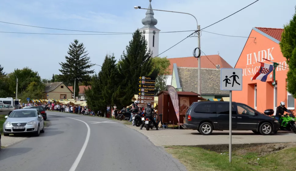 lug, 3 listopada 2020, 14,00 sati, baranja, otvorenje 11 paprikafesta, paprika, mljevena, festival, novinar darko pejićsnimiio zdenko pušić