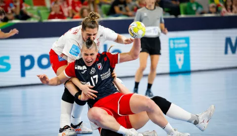 Katarina JEŽIĆ and Rikke IVERSEN, Croatia vs Denmark, EHF 2022 Women's Euro - Slovenia, North Macedonia, Montenegro, Ljubljana, Slovenia, 12.11.2022, Mandatory Credit © Jozo Cabraja/kolektiff