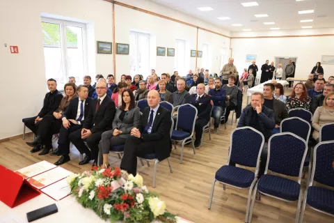 VILJEVOU povodu Dana Općine Viljevo i crkvenog goda Župe sv. Andrije apostola u društvenom domu u Kapelni u petak je održana svečana sjednica Općinskog vijeća,29. STUDENOGA 2024.