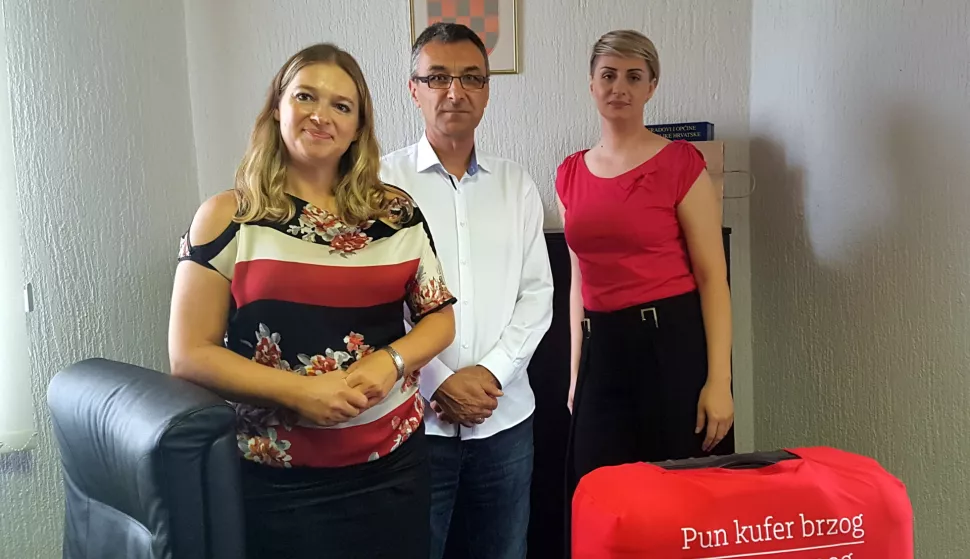 Addiko banka u Baranjskoj čistoći, snimio Ivica Getto, beli manastir