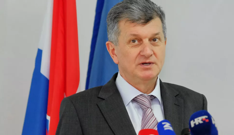 Zagreb, 16.02.2018. - U Ministarstvu zdravstva svečano su uručeni prvi ugovori o dodjeli bespovratnih sredstava za projekte "Specijalističkog usavr&scaron;avanja doktora medicine&ldquo; u okviru europskog Operativnog programa "Učinkoviti ljudski potencijali" za razdoblje 2014. - 2020.Na fotografiji Milan Kujundžić.foto HINA/ Edvard &Scaron;U&Scaron;AK/ es