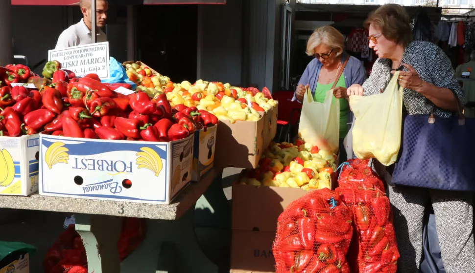 06.09.2018. Osijek, glavna tržnica - Zeleni četvrtak na temu rajčice i ostala ponuda povrća i voća.Foto: Željko &Scaron;epić/Glas Slavonije