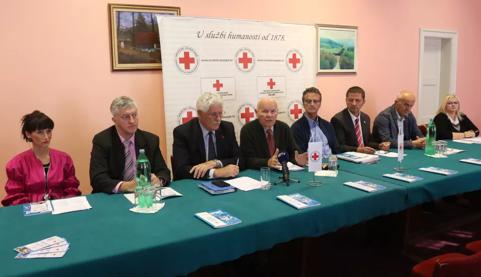 OSIJEK, 17. 10. 2018, P PRERADOVIĆA 6, CRVENI KRI, KONFERENCIJA O ZAVRNIM PRIPREMAMA ZA 15. HRVATSKO SAVJETOVANJE O OBUCI NEPLIVAČA.
snimio GOJKO MITIĆ