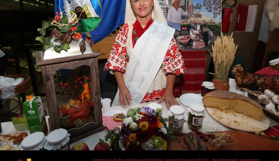14.10.2017., Karlovac - Na 18. izboru za najuzorniju hrvatsku seosku zenu, od ukupno njih 14, titulu najuzornije ponijela je Renata Bedekovic iz Zagreba, prva pratilja je Anita Nekic, a druga Ljubica Gustin. 
Photo: Kristina Stedul Fabac/PIXSELL