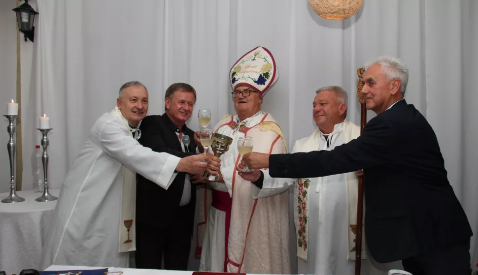 Vetovo, Kr&scaron;tenju mo&scaron;ta kumovao je Stjepan Jer&scaron;ek &Scaron;tef, studeni 2018.