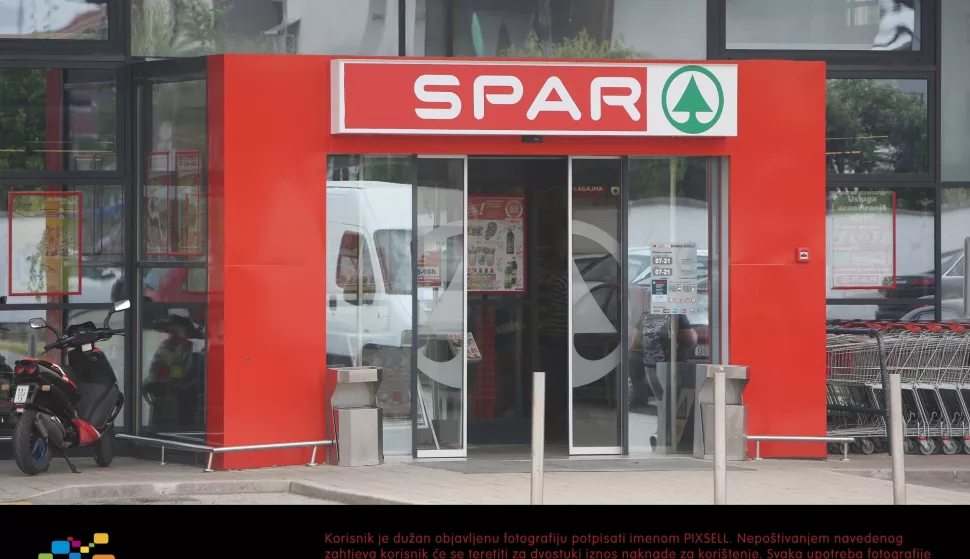 23.05.2018., Karlovac - Trgovacki centar Spar u gradskoj cetvrti Grabrik. Photo: Kristina Stedul Fabac/PIXSELL