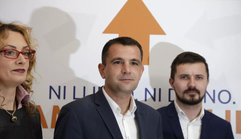 Zagreb, 17.02.2019 - Održana je konferencija za novinare nositelja HNS-ove liste za Europski parlament Matije Posavca na kojoj je predstavio prvi od ukupno pet dijelova svojega izbornoga programa "Gospodarstvo i zapo&scaron;ljavanje u europskom okruženju&ldquo;. Na slici Ivana Nikolić Popović,Matija Posavec i Davor Nađi.foto HINA/ Tomislav PAVLEK /tp