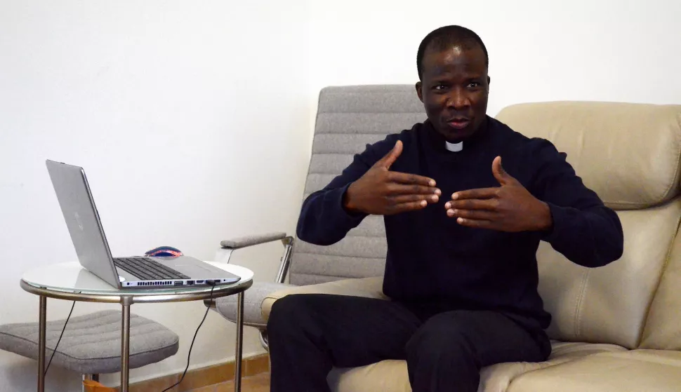 osijek, 11 veljače 2019, 10.00 sati - Razgovor sa svećenikom iz Benina, retfala
Novinar: Dra&scaron;ko Celing. 
snimio zdenko pu&scaron;ić