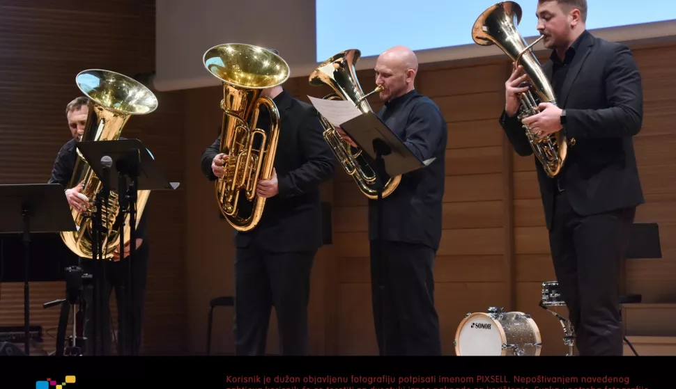 Zagreb: U dvorani Muzičke akademije održana tribina Glazba mržnje 21.02.2019., Zagreb - U dvorani Muzicke akademije odrzana je tribina Glazba mrznje u ciklusu javnih tribina o mrznji. Na tribini su ggovorili Mile Kekin, Mojca Piskor, Aleksandar Sasa Antic i Mladen Tarbuk. Moderator tribine bio je novinar i glazbeni kriticar Dubravko Jagatic.
Photo: Davorin Visnjic/PIXSELL