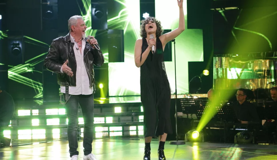 Glasanje je otvoreno cijeli tjedan, a raspjevana zvjezdana subota nastavlja se na Hrvatskoj radioteleviziji sa sedam parova.