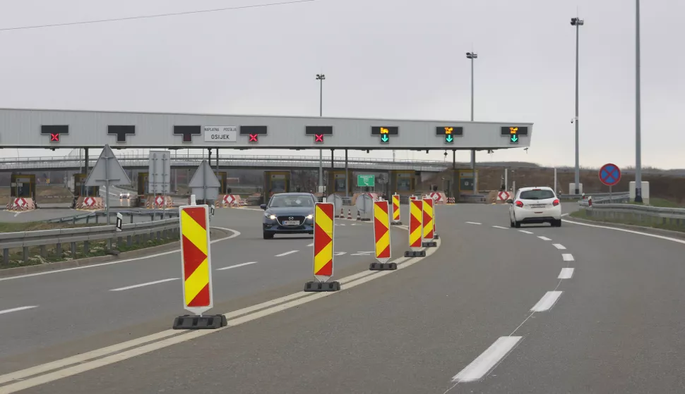 OSIJEK, 11. 03. 2019, HRVATSKE AUTOCESTE, HAC - ISPOSTAVA OSIJEK, DESETA GODINJICA, OBILJEAVANJE. DIONICA KORIDORA 5C PREMA MAĐARSKOJ. AUTOCESTA. MOST PREKO DRAVE NA AUTOCESTI. KORIDOR 5C. snimio GOJKO MITIĆ