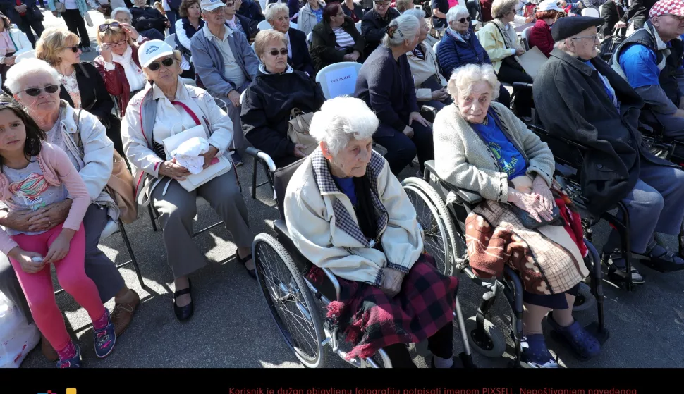 Zagreb: U parku Josipa Jurja Strossmayera održan 15. Gerontolo&scaron;ki tulum 01.10.2018., Zagreb - Park Josipa Jurja Strossmayera. Manifestacija za umirovljenike poznata kao Gerontoloski tulum. Photo: Sanjin Strukic/PIXSELL