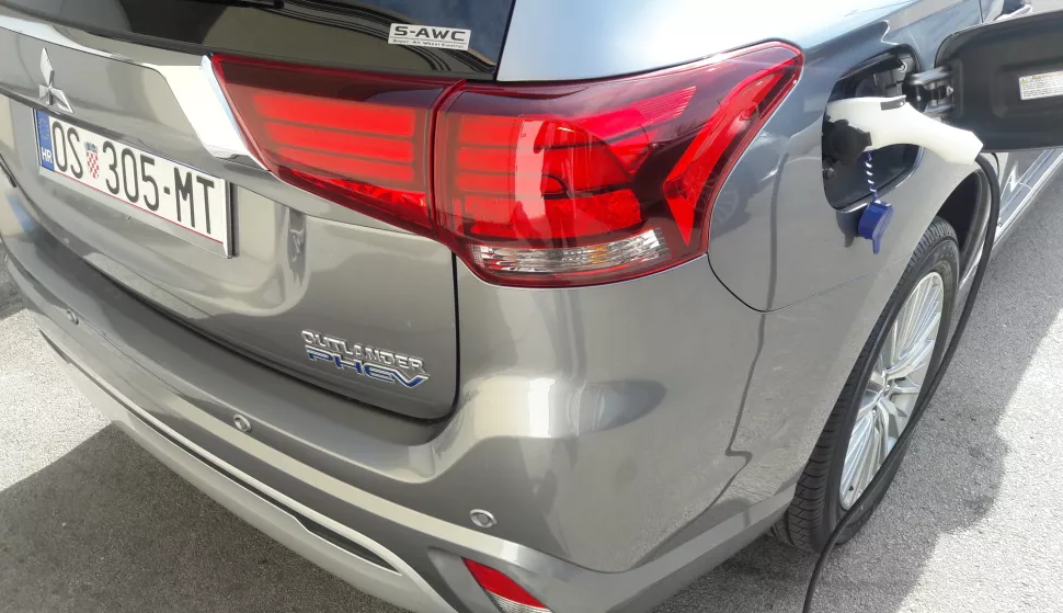 Mitsubishi Outlander PHEV