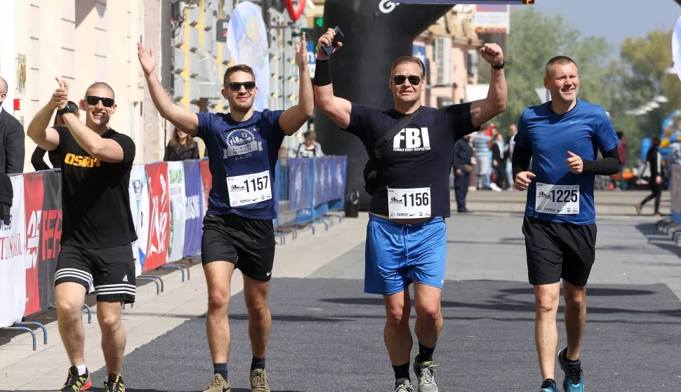 OSIJEK, 06. 04. 2019, TRG ANTE STARČEVIĆA. 15. IZDANJE OSJEČKOG FERIVI POLUMARATONA. 15. OSJEČKI FERIVI POLUMARATON.
snimio GOJKO MITIĆ