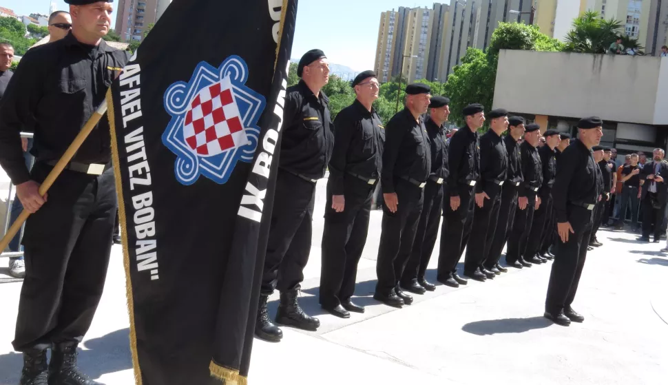 09.05.2014., Split - Uz mnostvo okupljenih, prisustvo gradskih i zupanijskih celnika kao i mnogobrojnih politicara otkriven spomenik poginulim pripadnicima IX. bojne HOS-a Rafael vitez Boban. Medju ostalima nakon otkrivanja spomenika prisutnima se obratio i prvi zapovjednik Dobroslav Paraga. 
Photo: Ivo Cagalj/PIXSELL