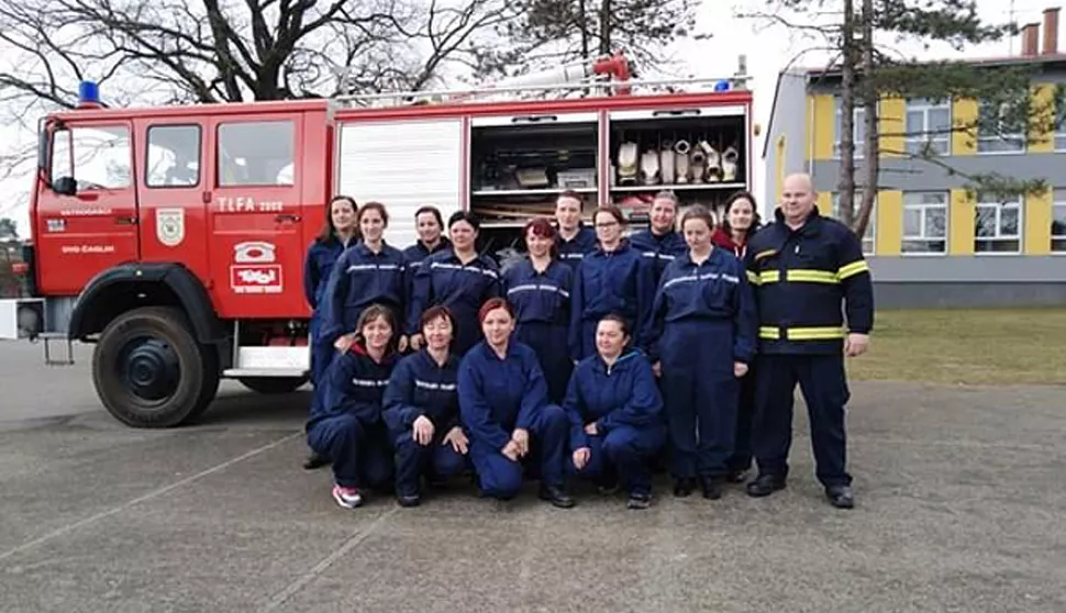 ČAGLIN - travanj 2019. - Vatrogaskinje DVD-a Čaglin sa zapovjednikom Ivanom Kukićem