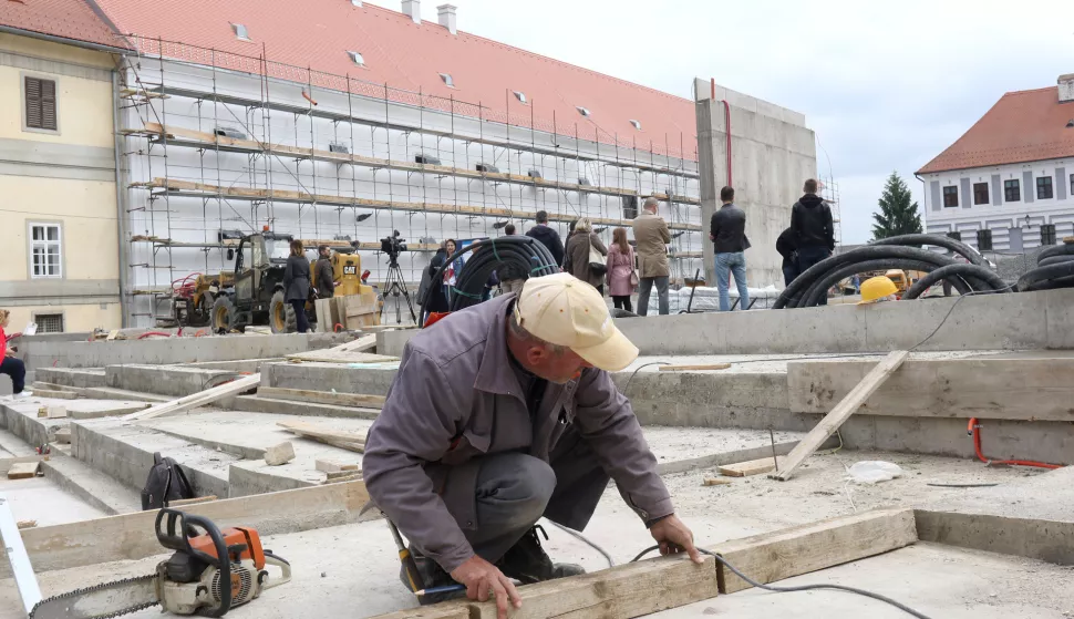 OSIJEK, 17. 05. 2019, ZAVRANA FAZA OBNOVE STARE PEKARE I TRG VATROSLAVA LISKINSKOG. STARA PEKARA I TRG VATROSLAVA LISINSKOG.
snimio GOJKO MITIĆ