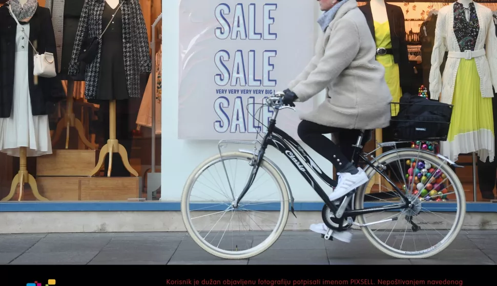 02.01.2020., Zagreb - Sezonsko snizenje u gradu. Photo: Marko Lukunic/PIXSELL