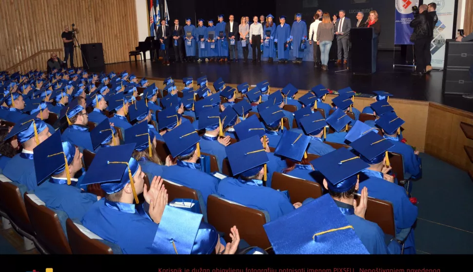 09.02.2018., Slavonski Brod - U Kazalisno-koncertnoj dvorani Ivana Brlic Mazuranic svecana promocija diplomanata Strojarskog fakulteta. Promovirano je 226 sveucilisnih specijalista strojarstva, magistara/magistri, inzenjera/inzenjerki strojarstva, diplomiranih inzenjera strojarstva, te sveucilisnih prvostupnika/prvostupnica inzenjera/inzenjerki strojarstva Strojarskog fakulteta u Slavonskom Brodu. Photo: Ivica Galovic/PIXSELL