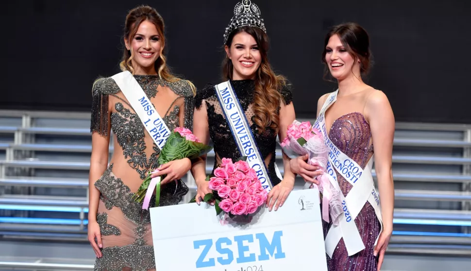 Zagreb, 130320.
studio Marti, HRT
Izbor za Miss Universe Hrvatske
Na fotografiji: Mirna Naiia Maric, pobjednica Miss Universe Hrvatska 2020
Daria Matic, Mirna Naiia Maric i Andrea Erjavec
Foto: Goran Mehkek/CROPIX