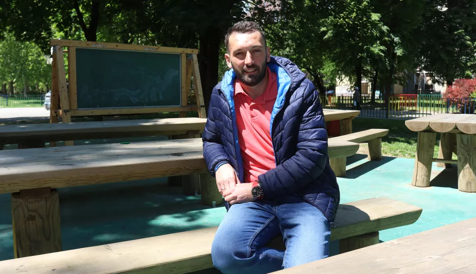 OSIJEK, 07. 05. 2020, OSNOVNA &Scaron;KOLA MALDOST, RAVNATELJ &Scaron;KOLE, JOSIP JUKIĆ. UČIONICA NA OTVORENOM. U PONEDJELJAK POČINJE NASTAVA ZA NIŽE RAZREDE, RELAKSACIJA MJERA. KORONA VIRUS, COVID-19.snimio GOJKO MITIĆ