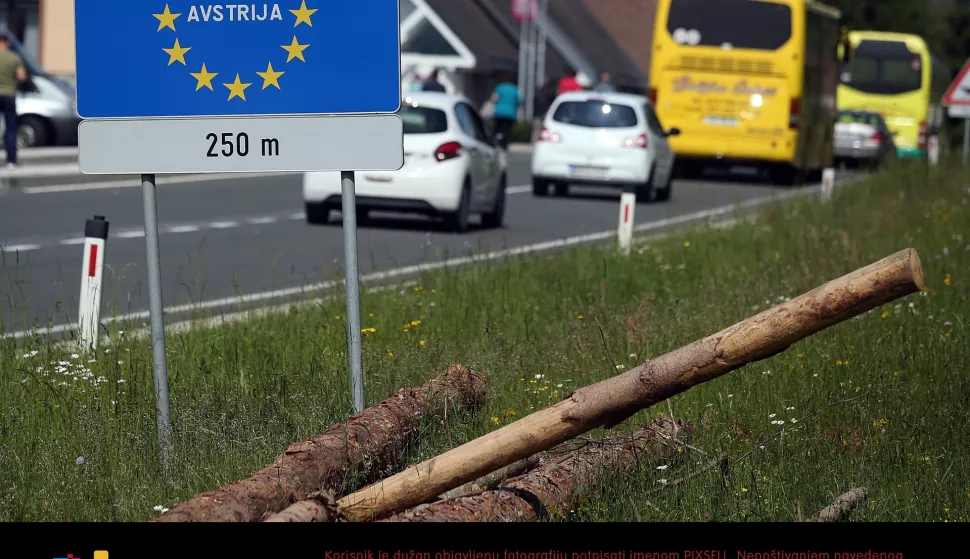 12.05.2018., Bleiburg, Austrija - Austrijska policija je zbog komemoracije na Bleiburgu uvela dodatnu kontrolu na Slovensko-Austrijskoj granici zbog cega se stvorila velika guzva. Photo: Goran Stanzl/PIXSELL