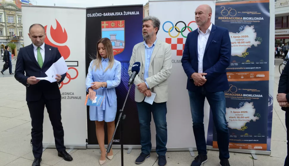 osijek, 4 lipnja 2020, 10,00 sati, koronavirus, covid 19, trg ante starčevića, press, rekreacijska biciklijada stazama i rutama osječko baranjske županije u povodu dana obž, bicikli, novinar ivan alilovićsnimio zdenko pu&scaron;ić