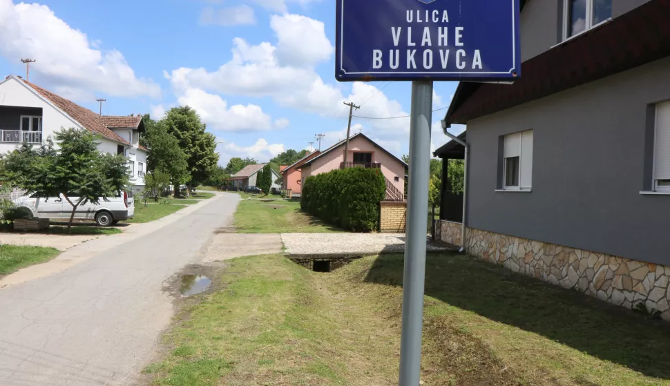 Osijek, 09.06.2020., - Tenja, ul. Vlade Bukovca, pogled s kraja ulice COVID-19, koronavirus FOTO: Željko &Scaron;epić