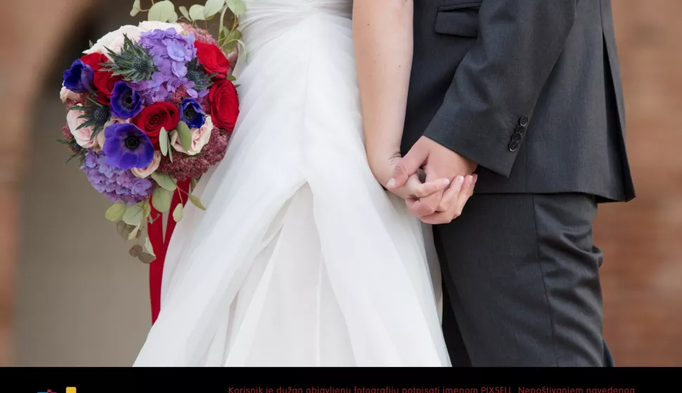 Sklapanje crkvenog braka 08.03.2019., Osijek - Vjencanje ili sklapanje braka je svecani cin kojim zena i muskarac postaju supruznici te pred zakonom uzivaju prava kao bracni par.U Hrvatskoj je moguce sklopiti brak u gradjanskom ili vjerskom obliku koji ima gradjanskopravne ucinke. Nazalost u Hrvatskoj se raspadne gotov svaki cetvrti brak.Photo: Dubravka Petric/PIXSELL