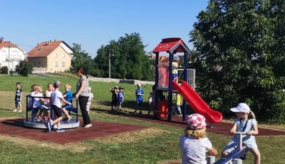 Novo dječje igrali&scaron;te u Vatikanskoj ulici u Vukovaru