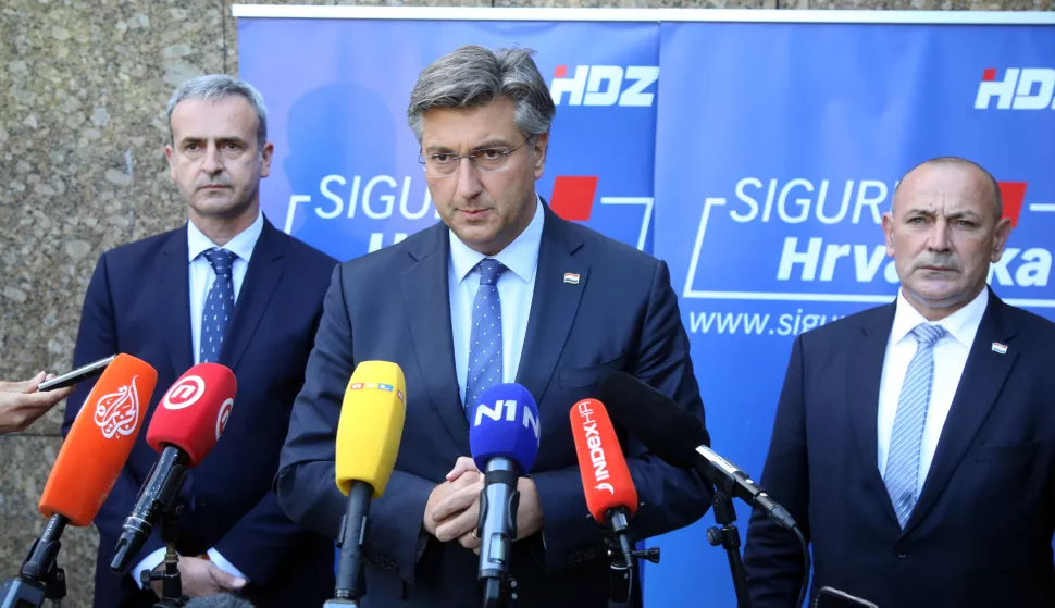 Zagreb, 13.7.2020 - Sjednica Sredi&scaron;njeg odbora HDZ-a. Na slici novi glavni tajnik HDZ-a Krunoslav Katičić, predsjednik HDZ-a Andrej Plenković i Tomo Medved nakon sjednice.Foto Hina Dario GRZELJ/ dag