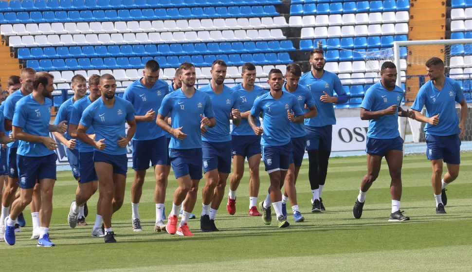 OSIJEK, 03. 08. 2020, STADION GRADSKI VRT, NK OSIJEK, POČETAK NOVIH PRIPREMA. KORONA VIRUS, COVID-19.snimio GOJKO MITIĆ