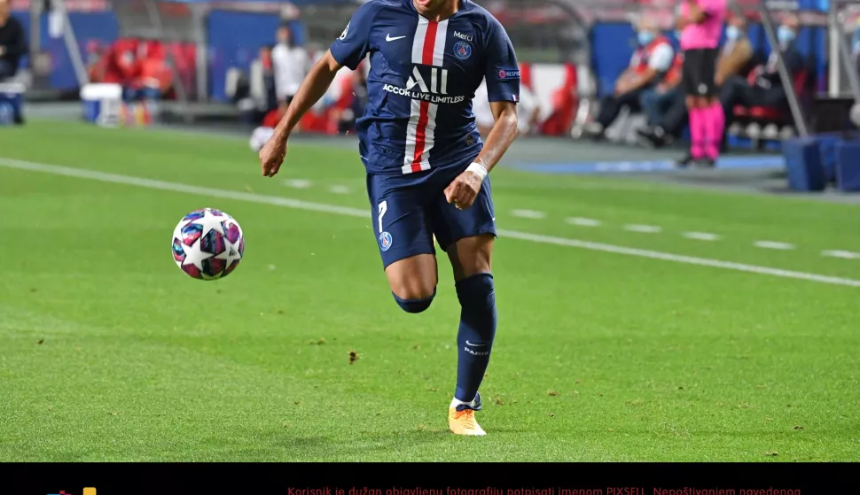 firo football: 18.08.2020 Champions League: semi-finals RB Leipzig - Paris Saint Germain 0: 3 Kylian MBAPPE (PSG), action, individual action PHOTO: Frank Hoermann/SVEN SIMON/Pool/via/firosportphoto #NO use of any use photographs as image sequences and/or quasi-video # #Editorial Use ONLY # #National and International News Agencies OUT # | usage worldwide /DPA/PIXSELL