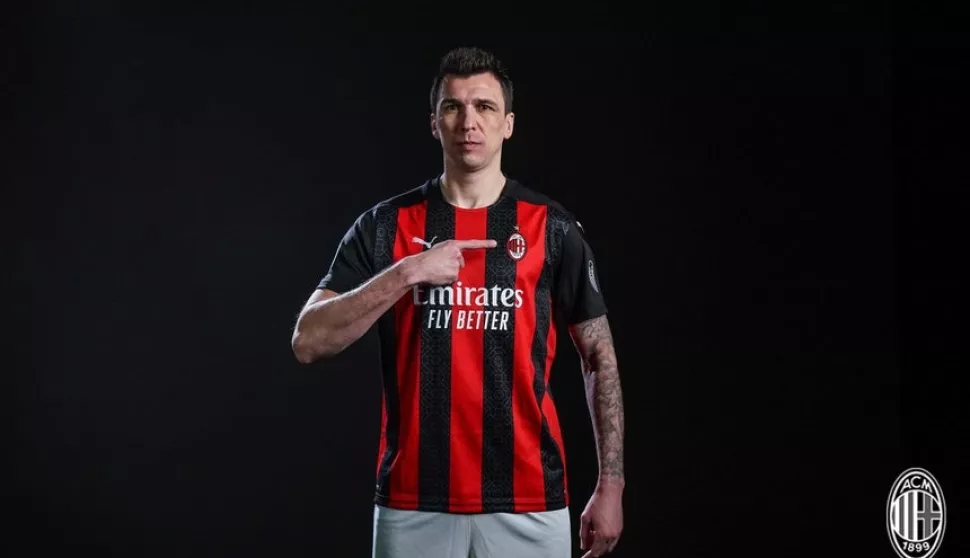 MARIO MANDZUKIC FOTO AC MILAN