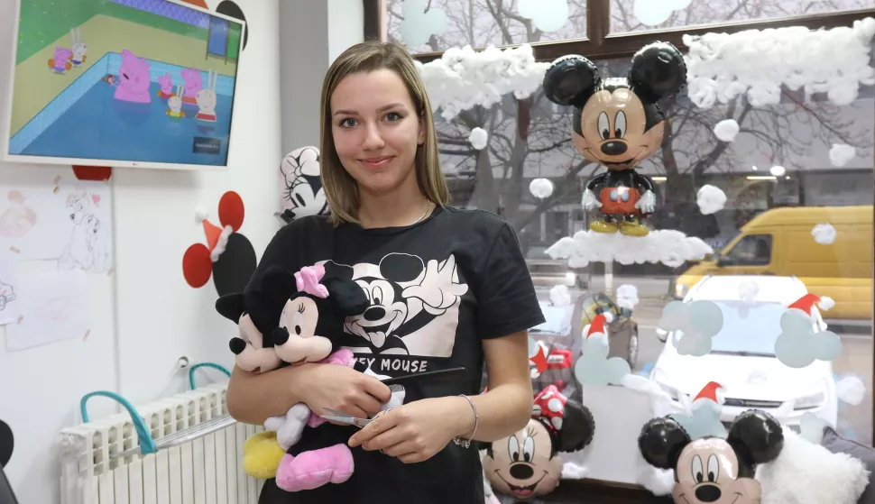 Osijek, 15. 12. 2021, Radiceva 38, Frizerski salon Kids, vlasnica Atea Miskovic.snimio GOJKO MITIĆ