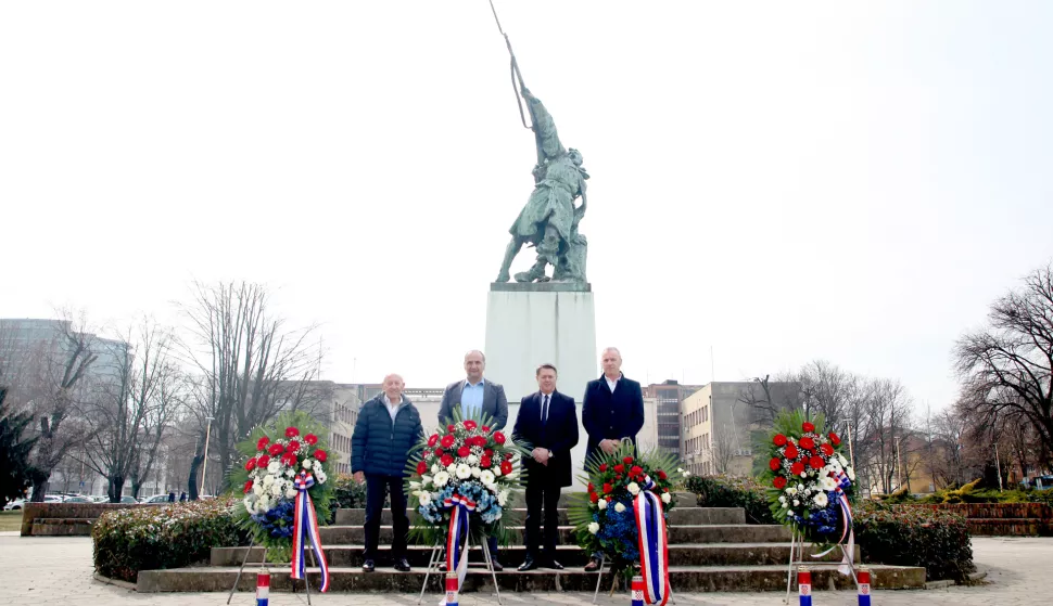 Osijek, 15.03.2022., Park Kralja Drzislava, spomenik domobranu, polaganje vijenaca povodom obljetnice ustroja Narodne zastiteSNIMIO BRUNO JOBST