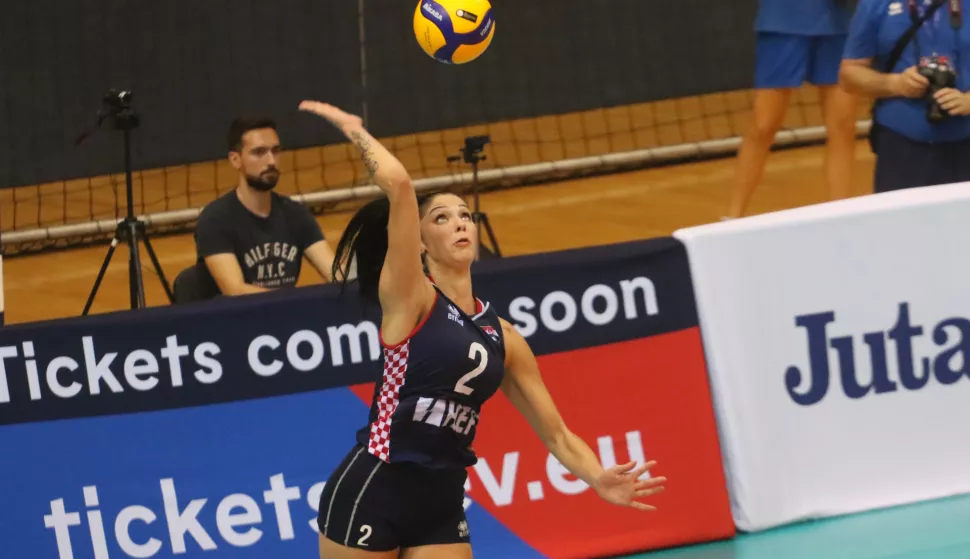 Osijek, 21. 08. 2022, Sportska dvorana Gradski vrt. Odbojka, zene. Hrvatska - Farski otoci.<br>snimio GOJKO MITIĆ