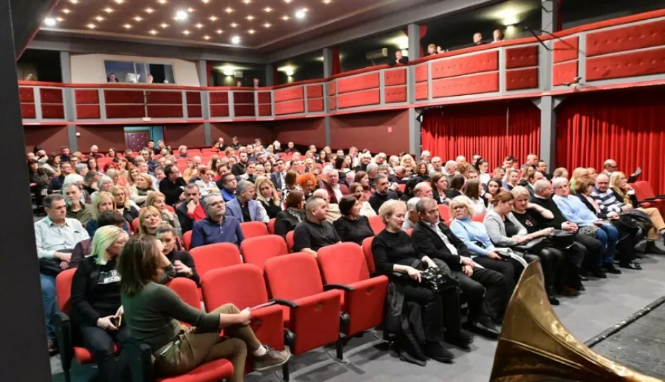 Dvorane ka o ivirovitičko kazali&scaron;te (na fotografiji) su bile pune na svakoj predstavi
SNIMILLA: ENA ARAGOVIĆ TURKALJ